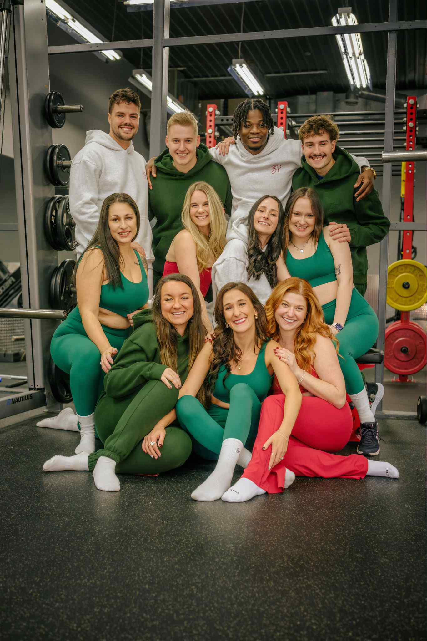 NOUVELLE COLLECTION - Festive & Active