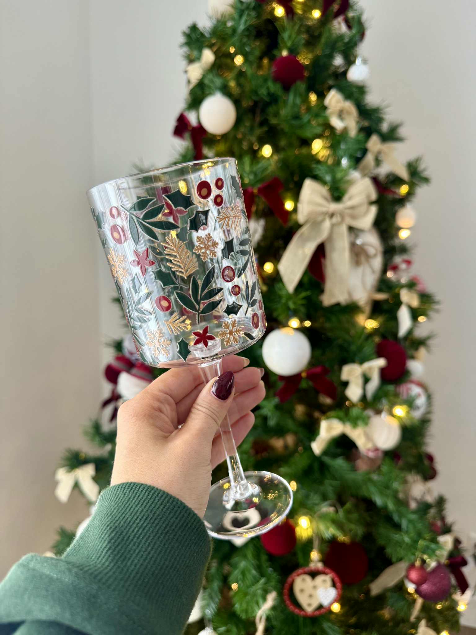 Coupe à vin en acrylique «Baiser sous le gui»